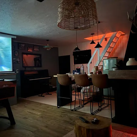 Chata Dans Les Bois Avec Bain Nordique Et Cinema Genappe