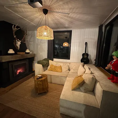 Chata Dans Les Bois Avec Bain Nordique Et Cinema Genappe